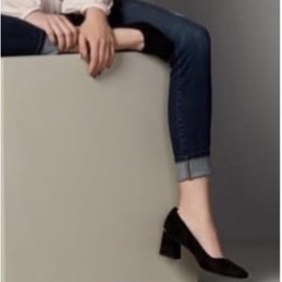 Stuart Weitzman Marymid Black Suede Block Heel Pumps Size 5 1/2M - Picture 2 of 10